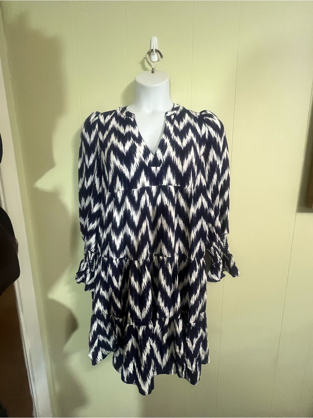 Pomander Place (Tuckernuck) Blue &White Print size L